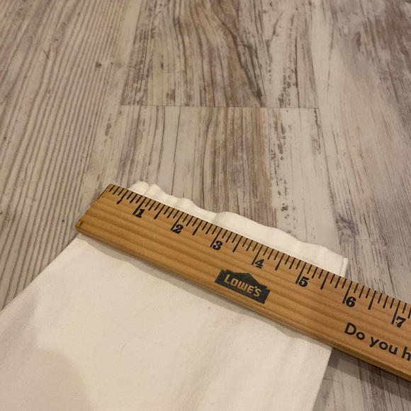 *4 for $20* Ankle length white jeans straight leg mid rise - Picture 3 of 9